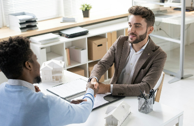 Courtier en rachat de crédit : quelle épargne réinvestir ?